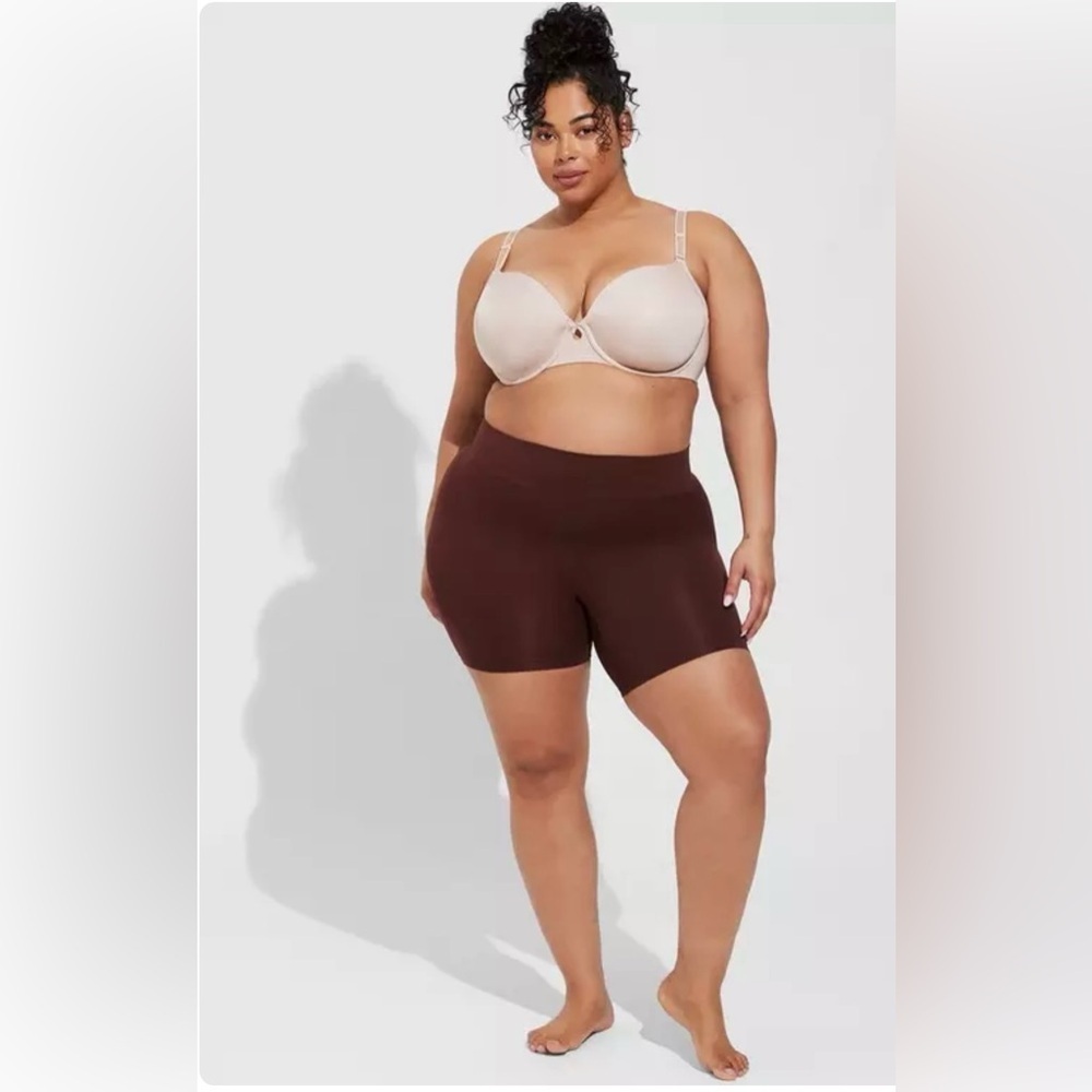 Torrid Seamless High Rise No Rub Short Panty